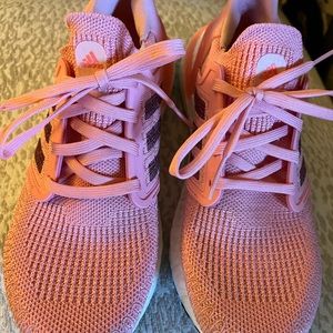 ADIDAS RUNNING SHOE-7.5 size